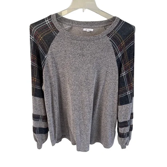 Maurice’s Plaid Sleeve Gray Sweater - Picture 1 of 8